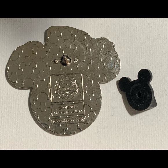 Disney Christmas Lights Mickey Ears Icon Pin - Theme Park Exclusive - Picture 2 of 2